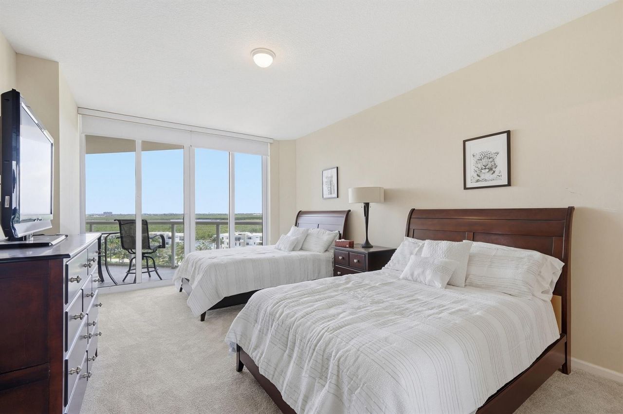 6051 N Ocean Drive , Unit 1003, Hollywood, FL 33019 Photo