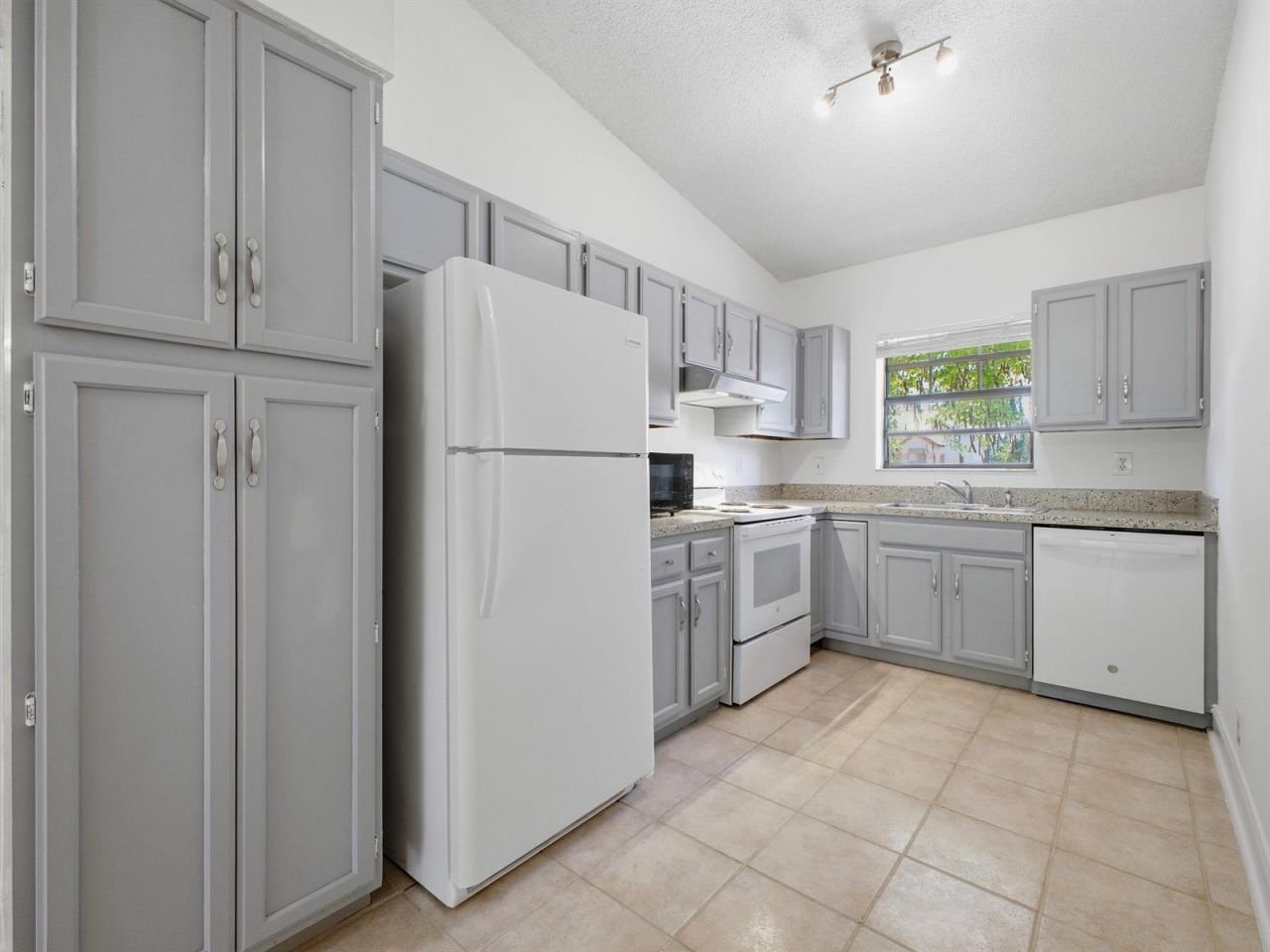 321 Norwood Terrace , Unit N221, Boca Raton, FL 33431 Photo