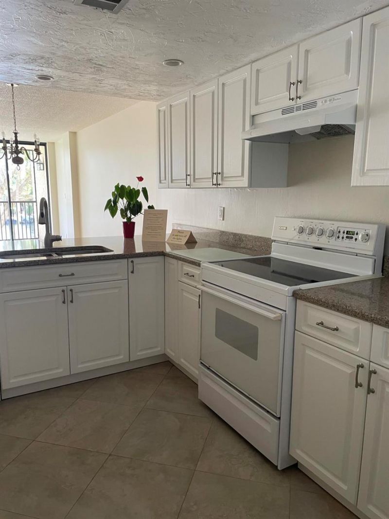 14 Royal Palm Way , Unit 204, Boca Raton, FL 33432 Photo