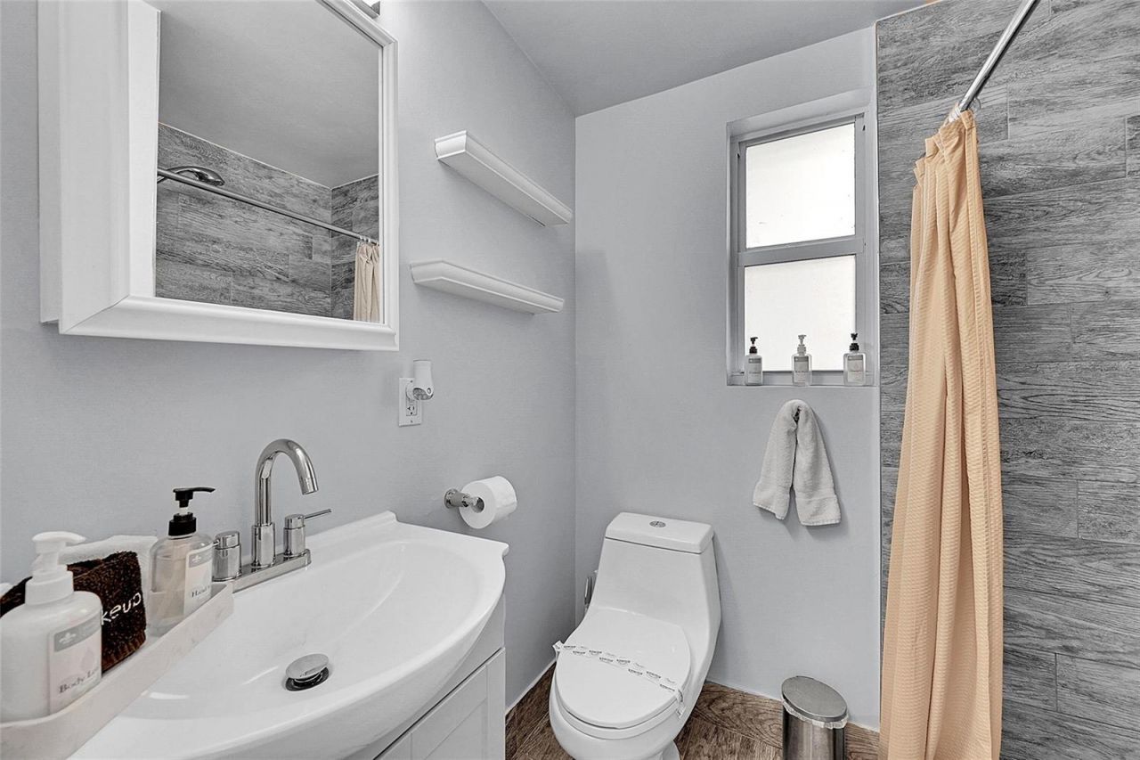 602 NE 27th Street , Unit #1-2, Fort Lauderdale, FL 33334 Photo
