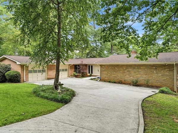 2553 Amalfi Drive , Conyers, GA 30012