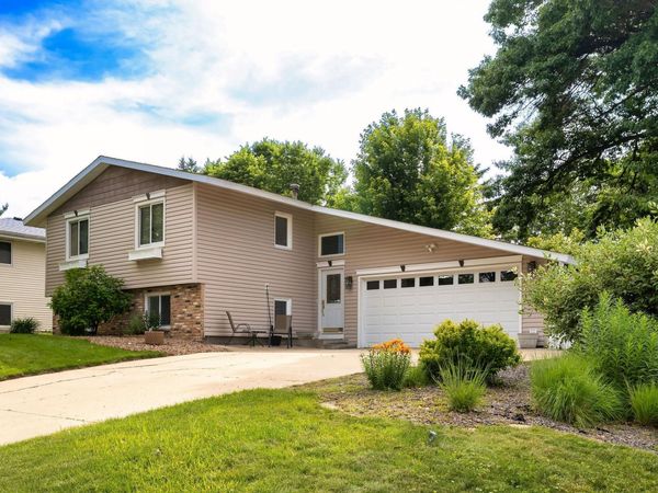 1794 17th Avenue NW, New Brighton, MN 55112