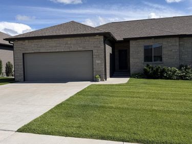 3723 Broadbear Road, Lincoln, NE 68516