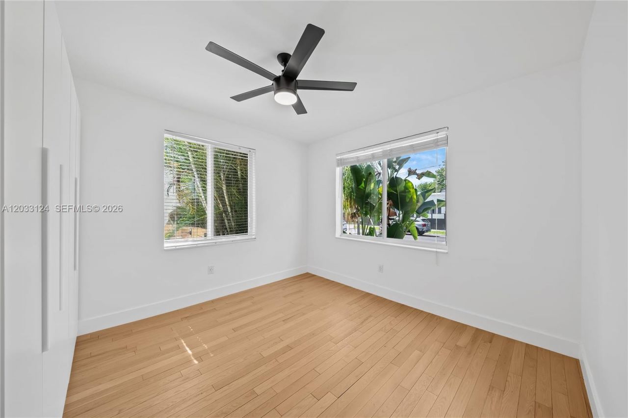 565 NW 44th St , Miami, FL 33127 Photo