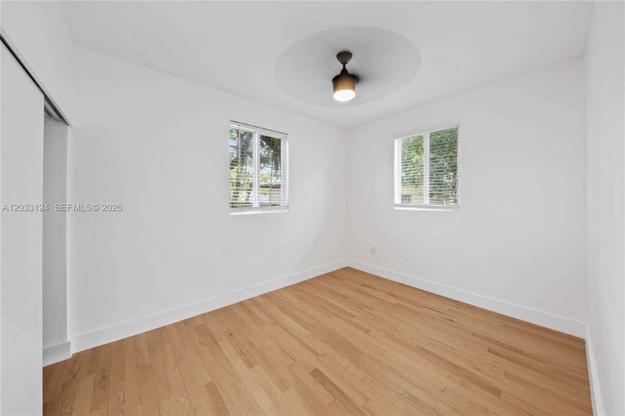 565 NW 44th St , Miami, FL 33127 Photo