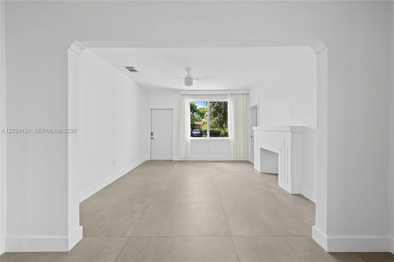 565 NW 44th St , Miami, FL 33127 Photo