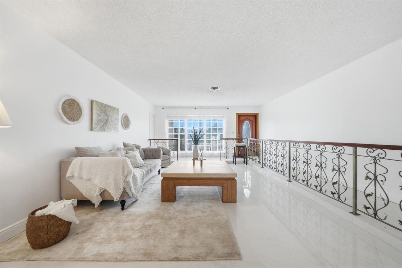 5501 Monroe Street , Hollywood, FL 33021 Photo