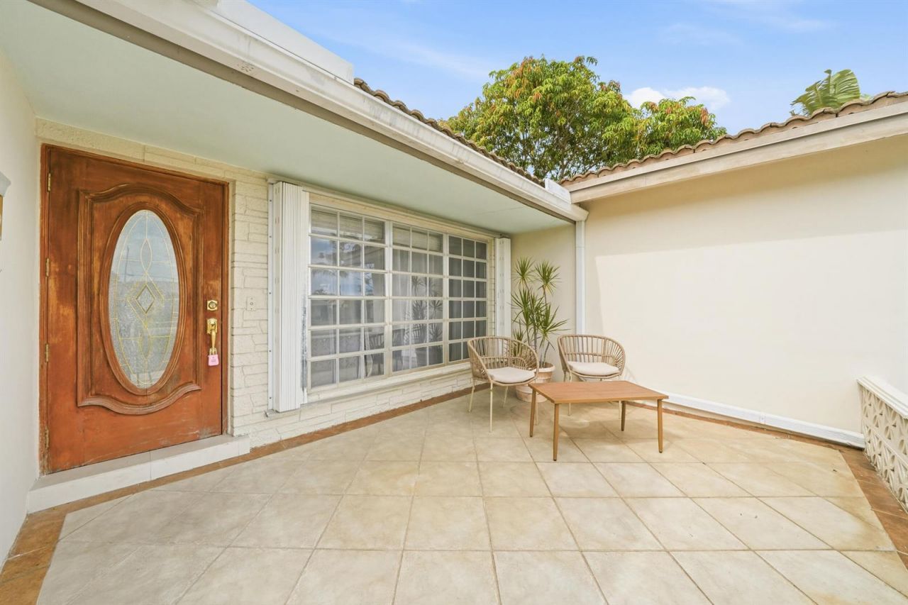 5501 Monroe Street , Hollywood, FL 33021 Photo