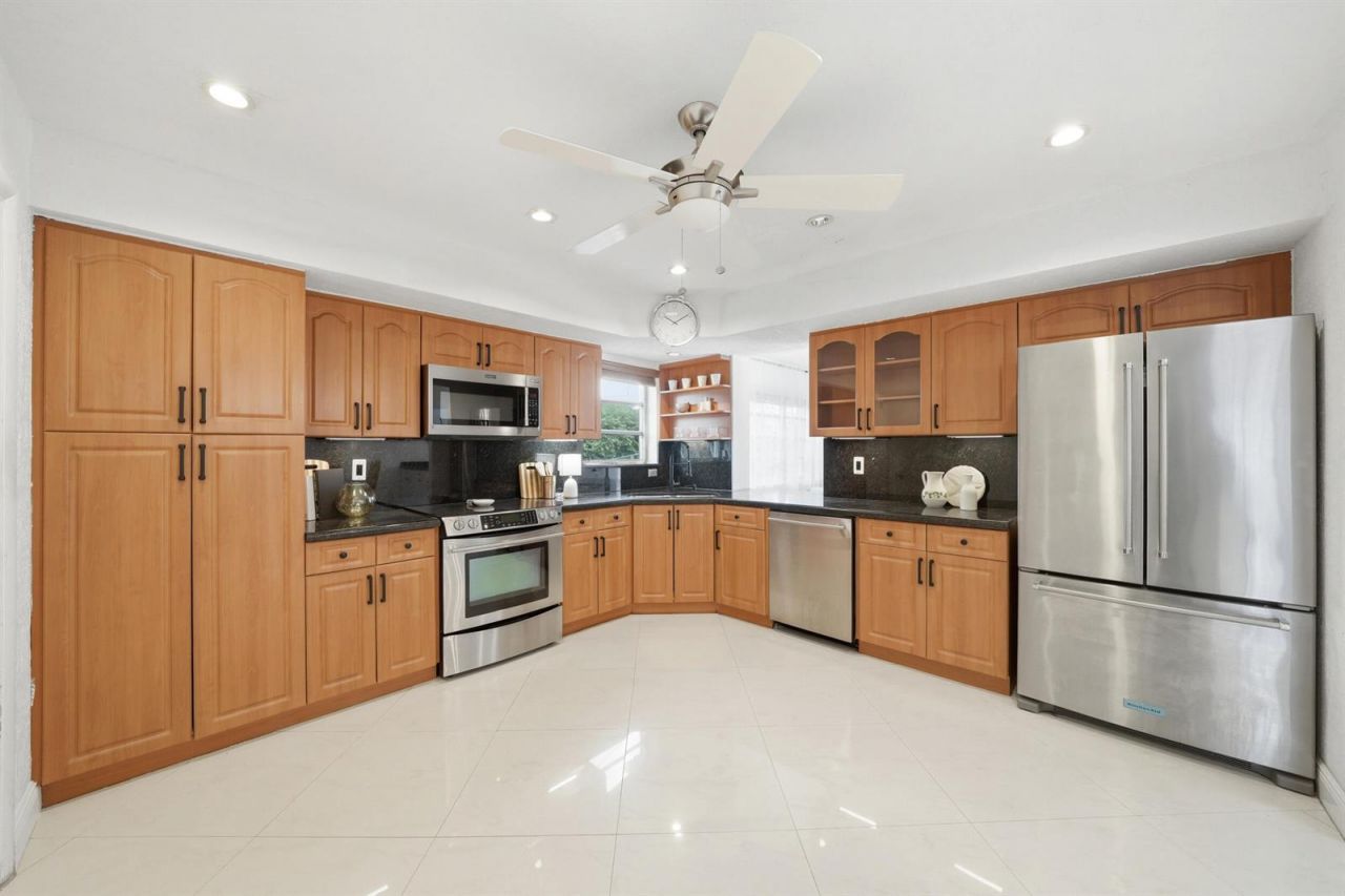 5501 Monroe Street , Hollywood, FL 33021 Photo