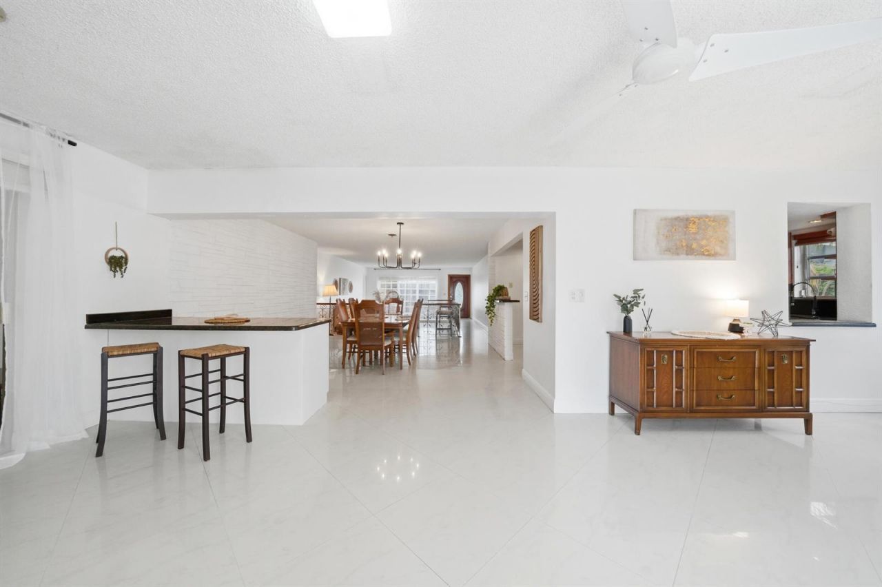 5501 Monroe Street , Hollywood, FL 33021 Photo