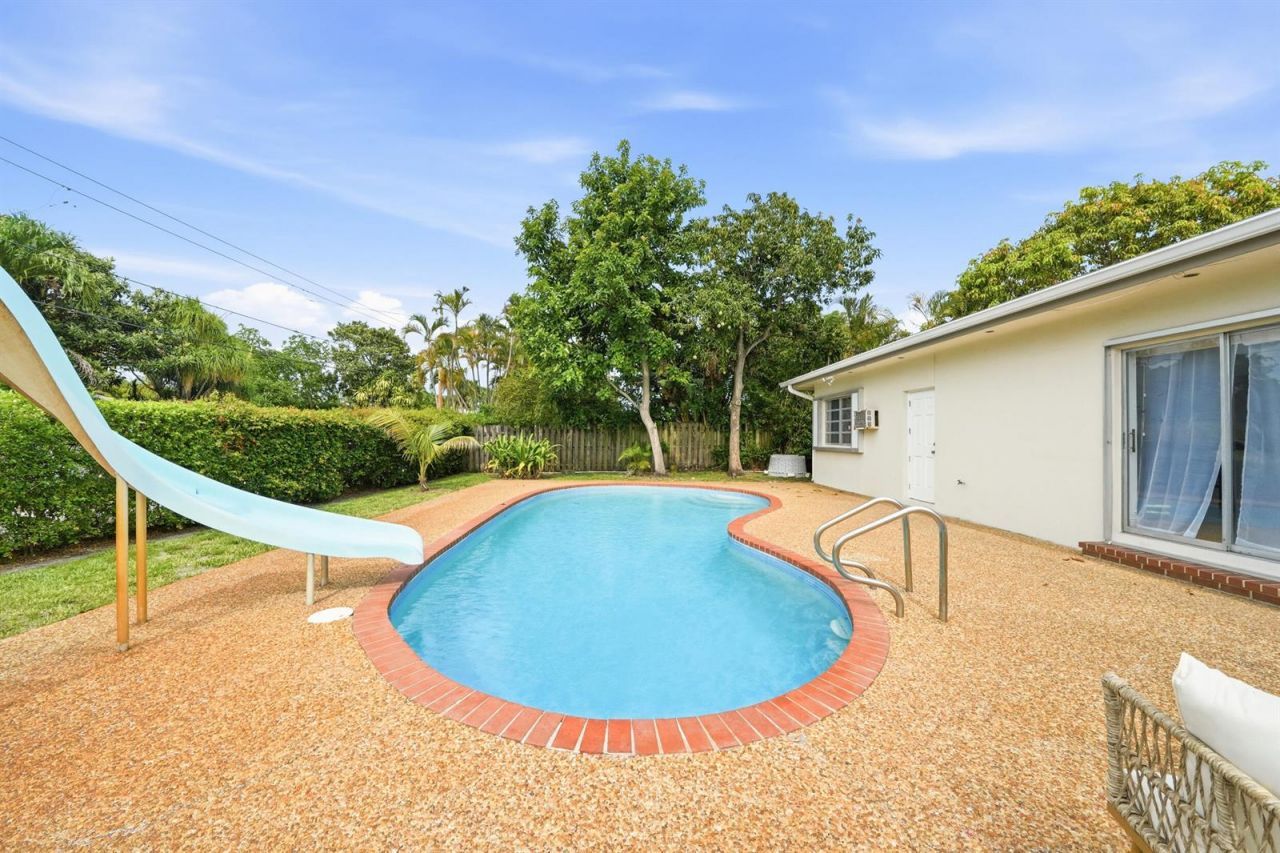 5501 Monroe Street , Hollywood, FL 33021 Photo