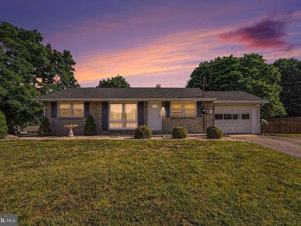 211 FERN AVENUE, CARLISLE, PA 17013
