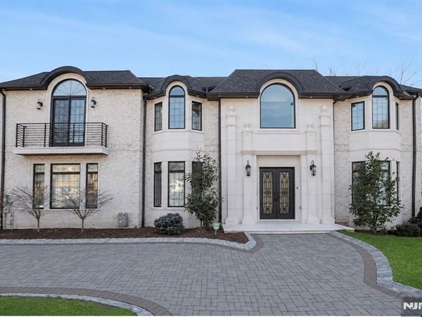 6 Allison Drive, Englewood Cliffs, NJ 07632