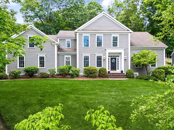 13 Hearthstone Rd, Hopkinton, MA 01748