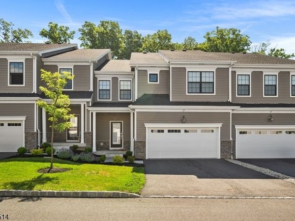 17 Kelsch Dr, Morris Plains, NJ 07950