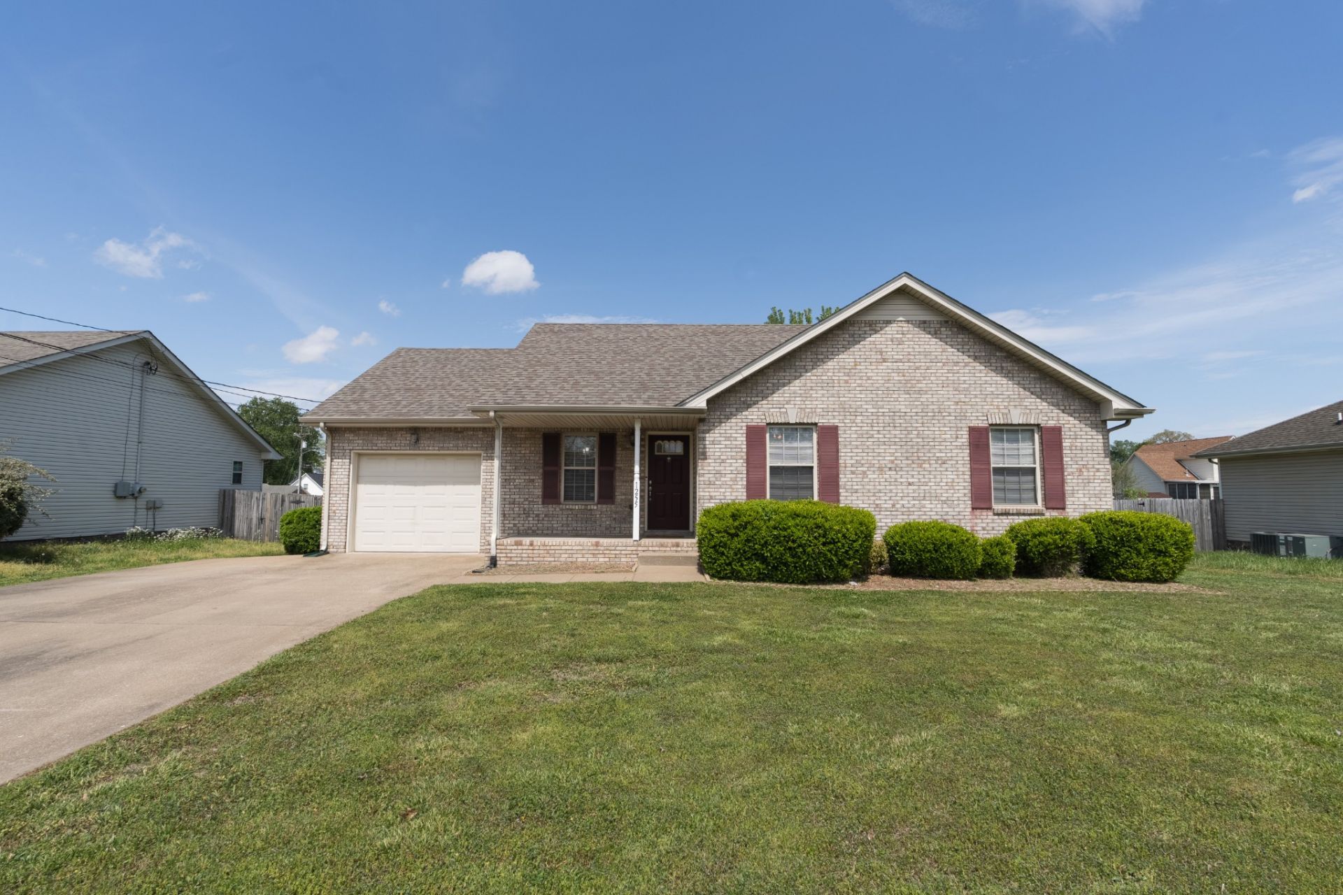 1255 Silver Star Dr , Clarksville, TN 37042 Main Photo