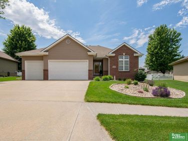 10040 S 178th Street, Omaha, NE 68136