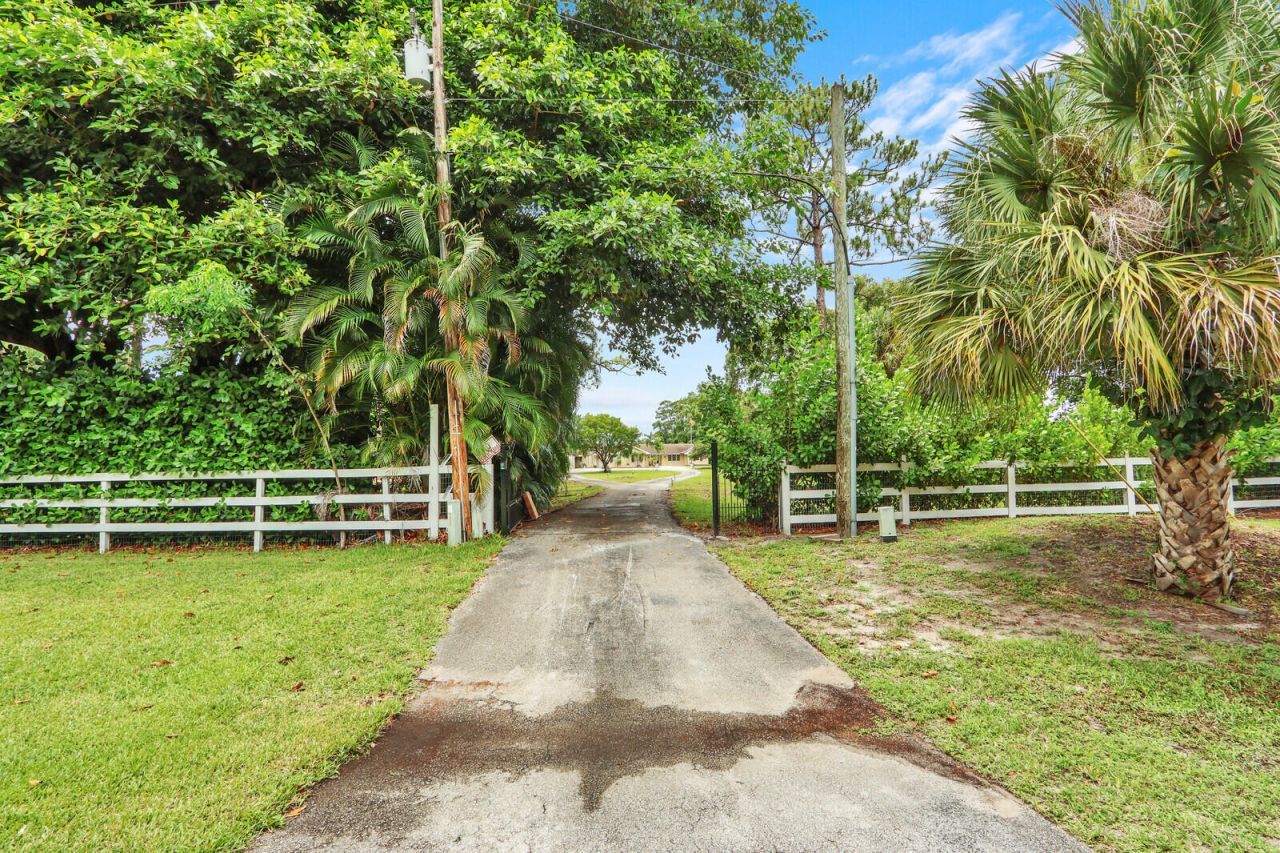 4529 Square Lake Drive, Palm Beach Gardens, FL 33418 Photo
