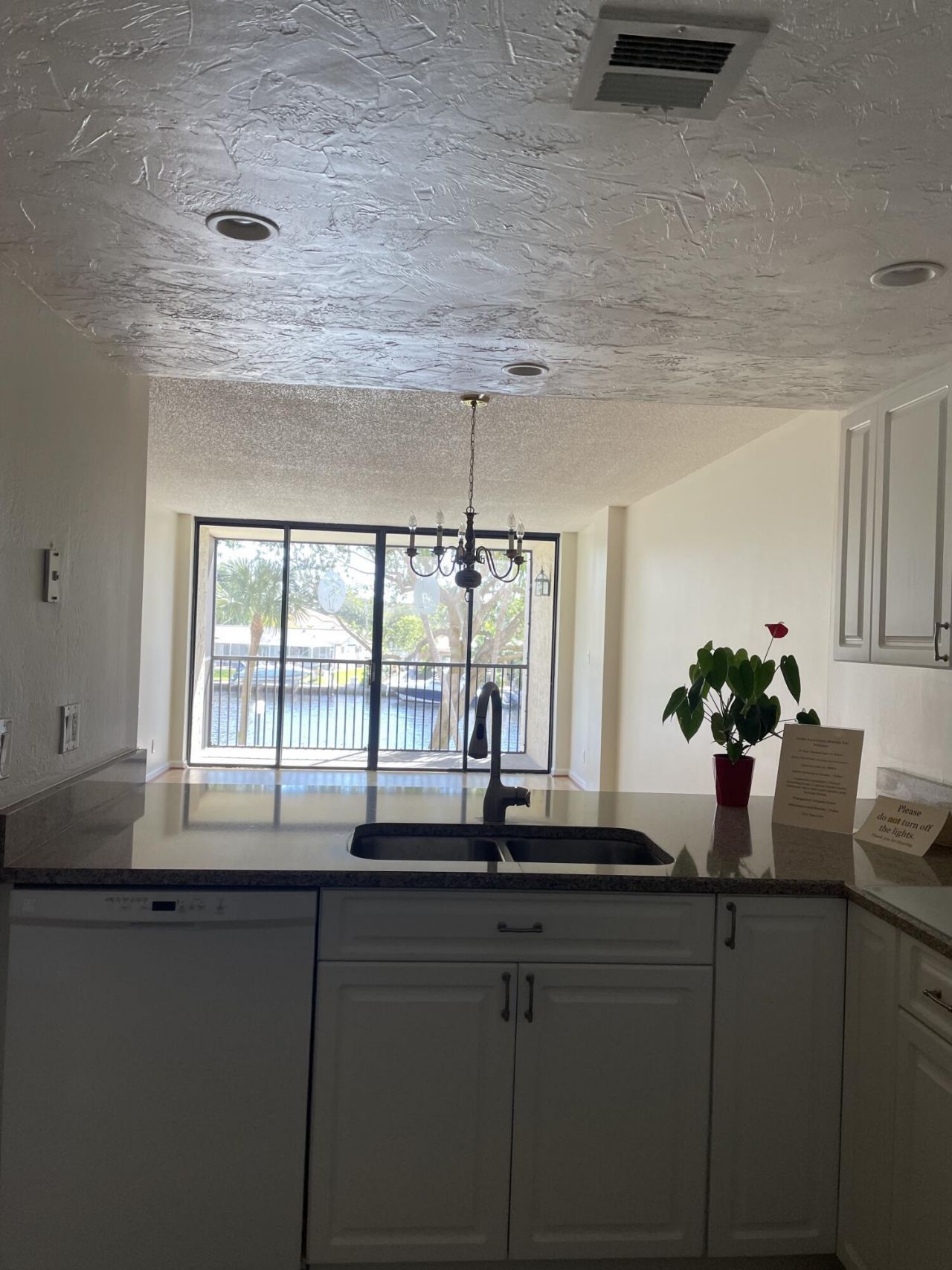 14 Royal Palm Way, Unit 204, Boca Raton, FL 33432 Photo