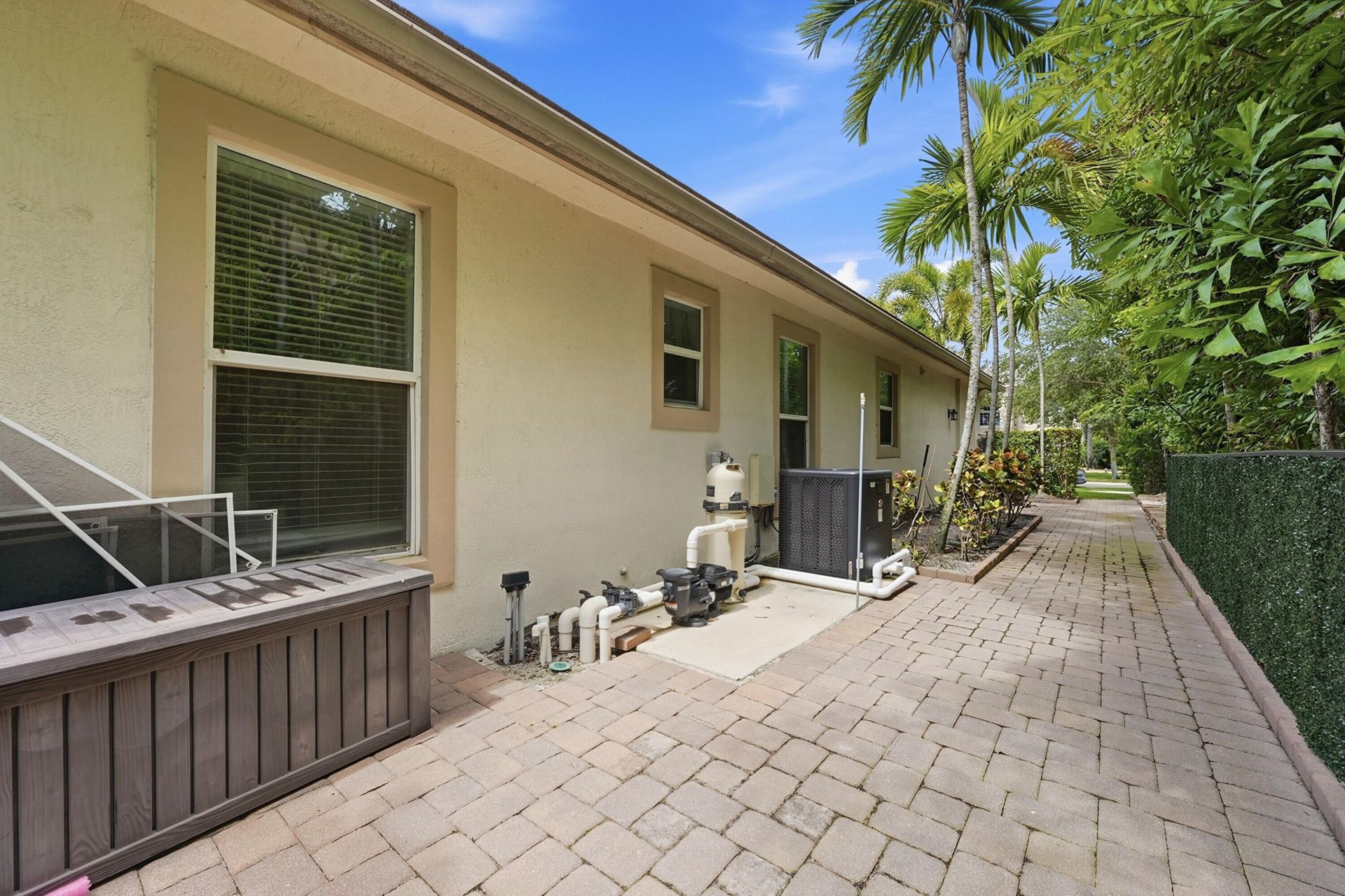 851 Edgebrook Lane, West Palm Beach, FL 33411 Photo