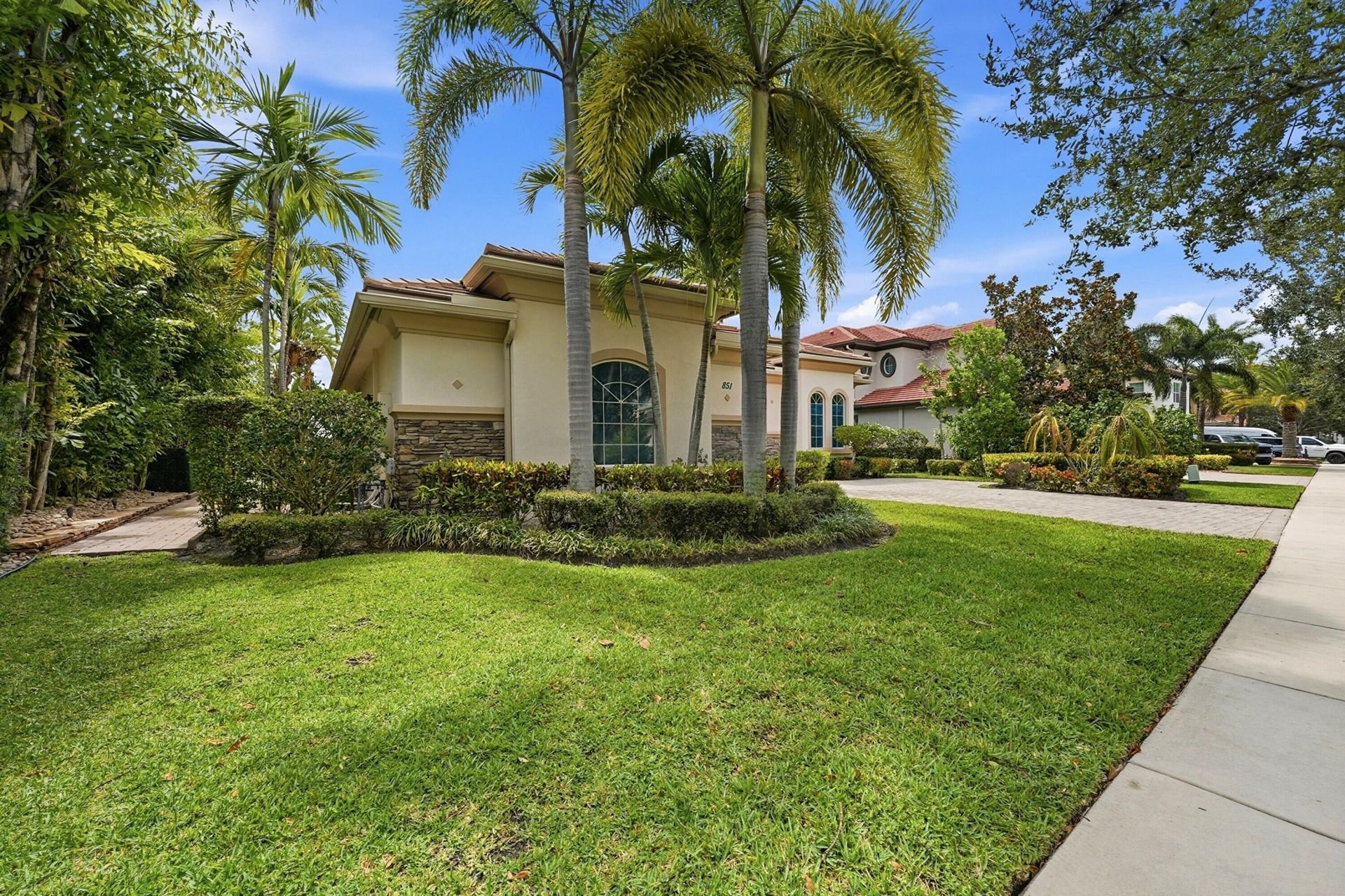 851 Edgebrook Lane, West Palm Beach, FL 33411 Photo