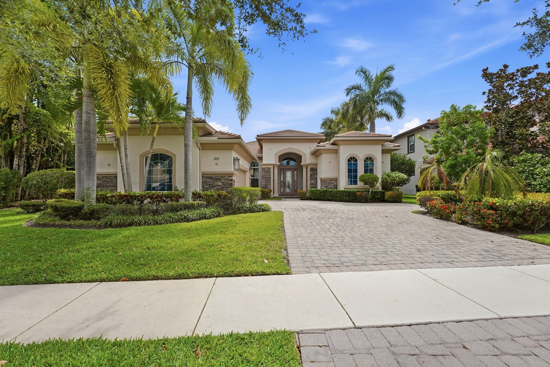 851 Edgebrook Lane, West Palm Beach, FL 33411 Photo