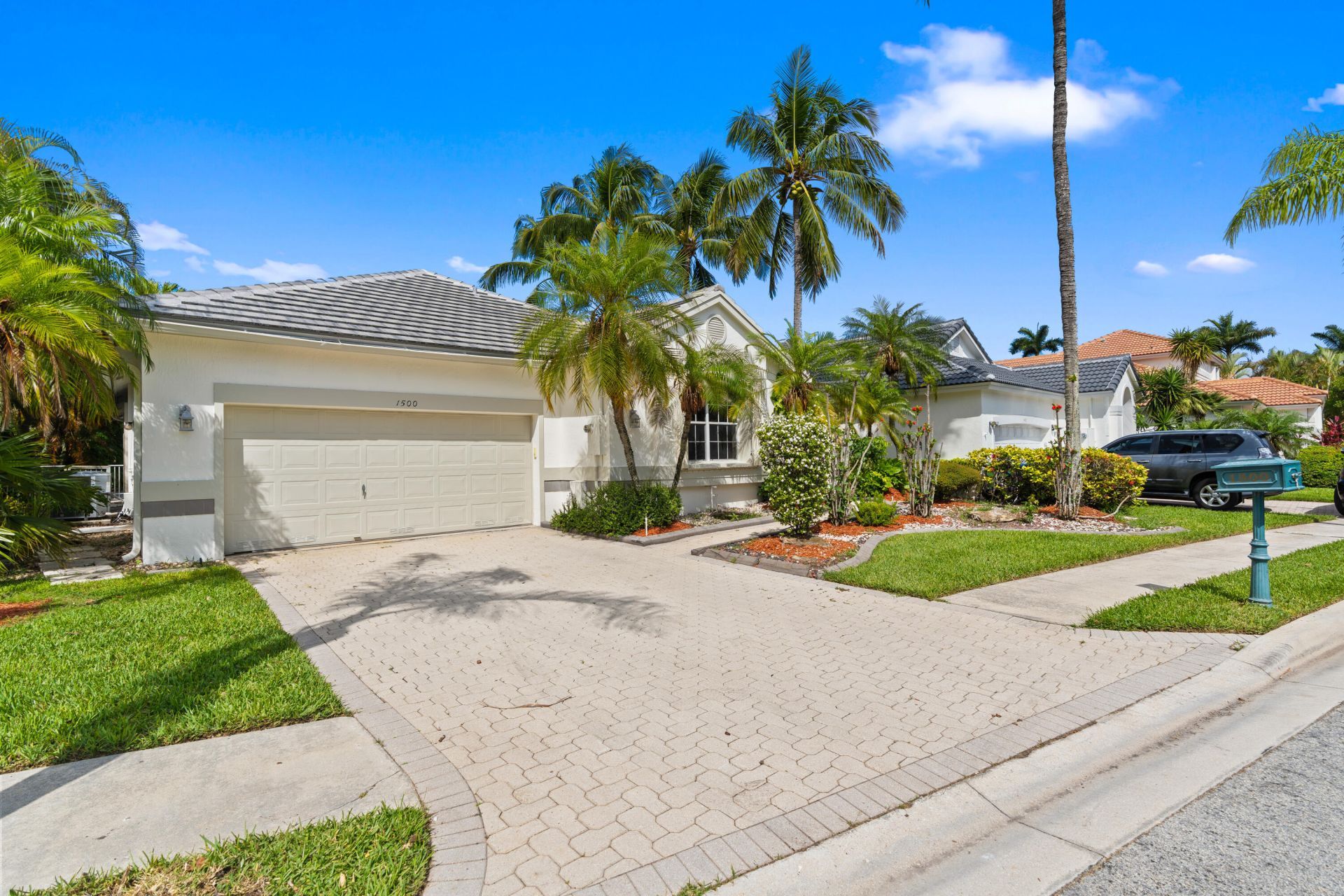 1500 Lacosta Drive W, Pembroke Pines, FL 33027 Main Photo