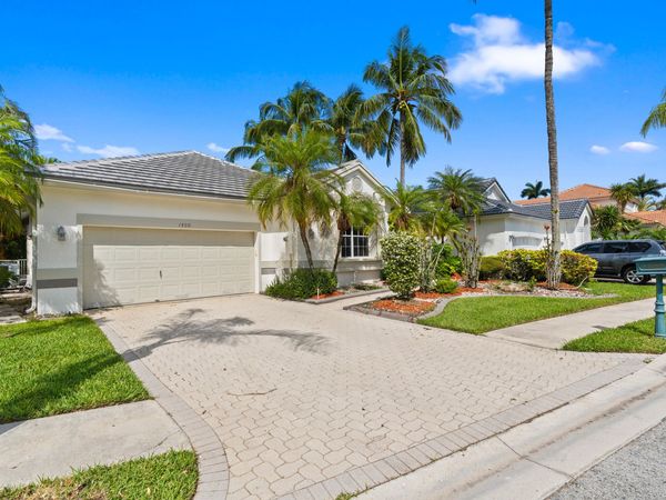 1500 W Lacosta Dr W W, Pembroke Pines, FL 33027