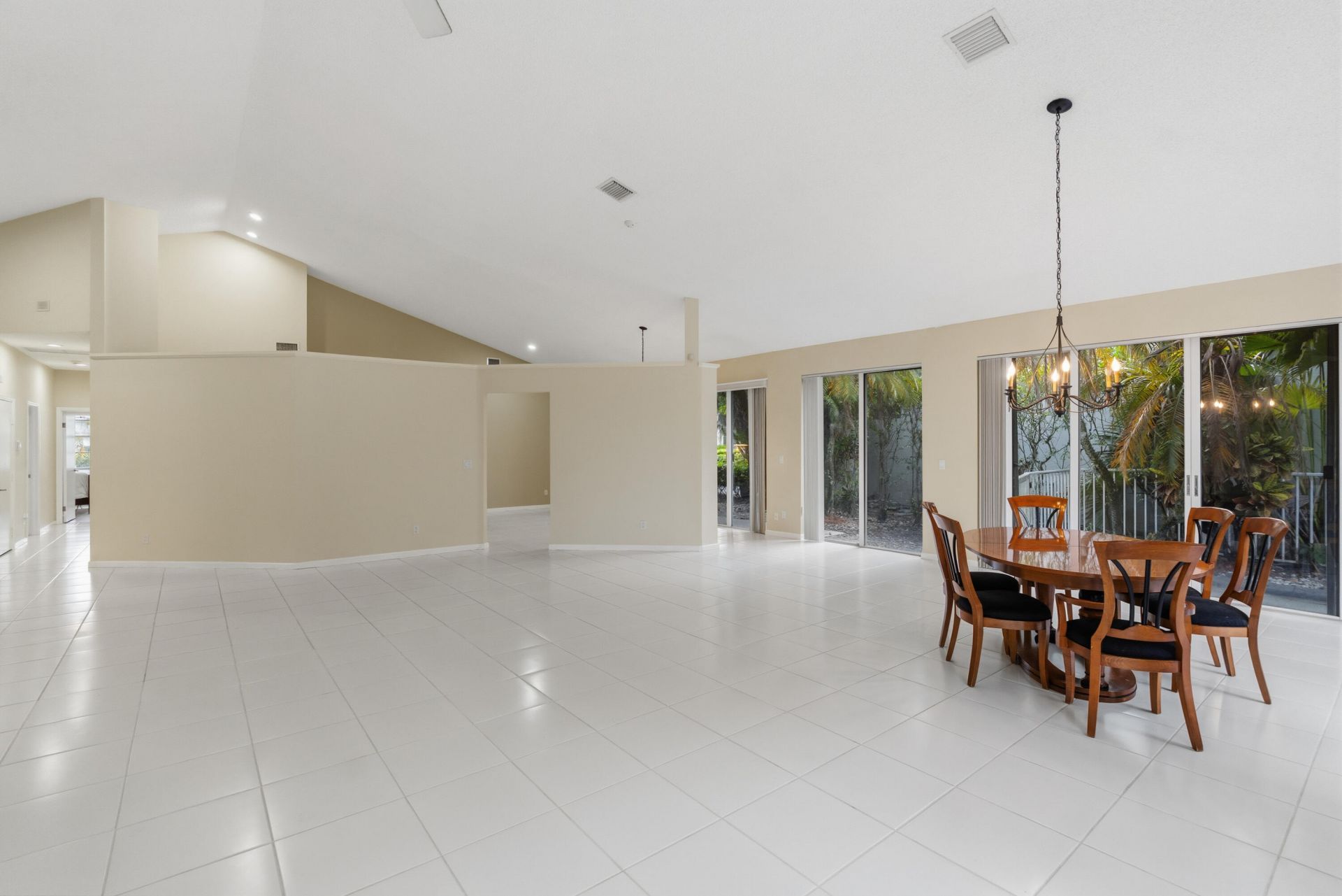 1500 Lacosta Drive W, Pembroke Pines, FL 33027 Photo