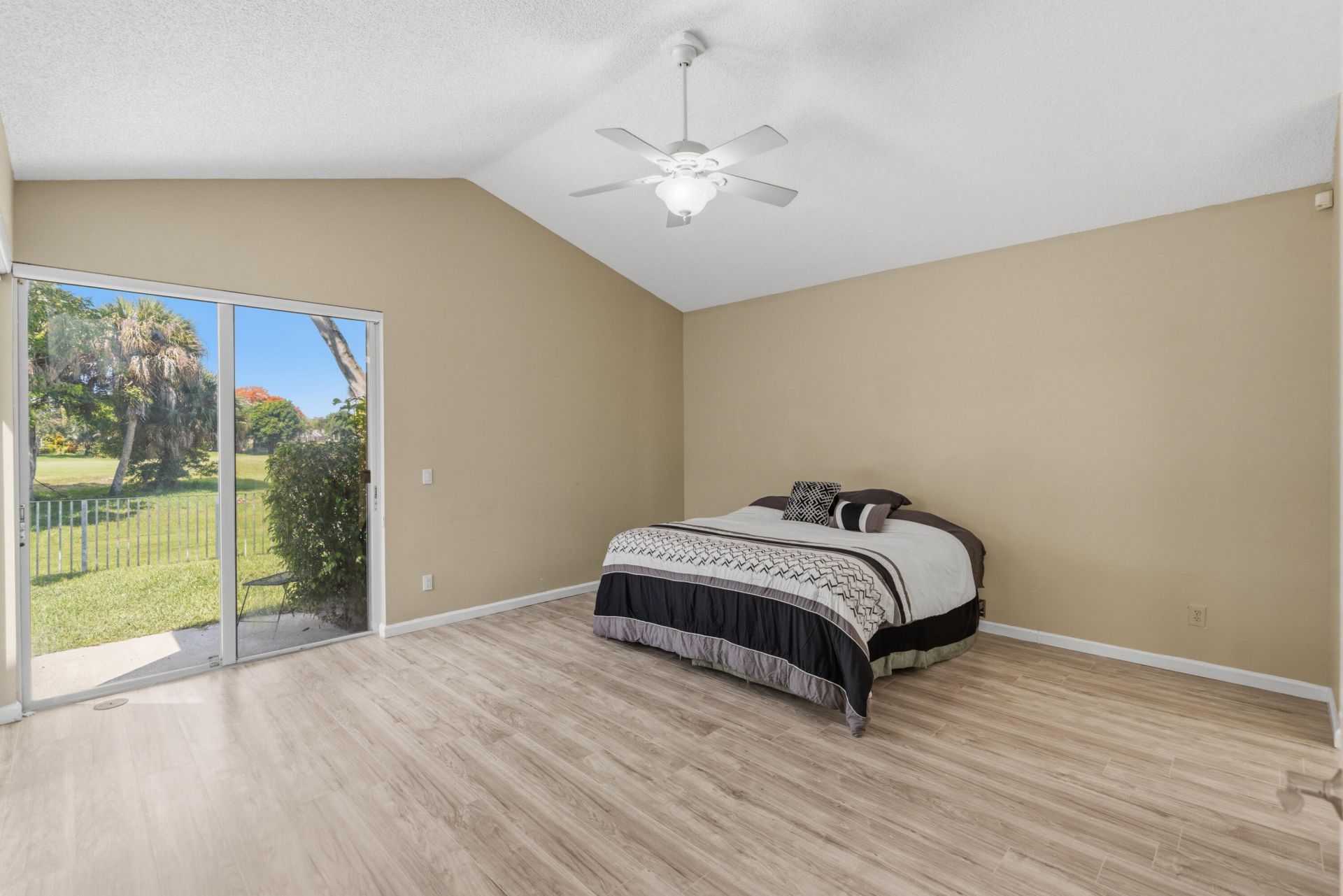 1500 Lacosta Drive W, Pembroke Pines, FL 33027 Photo