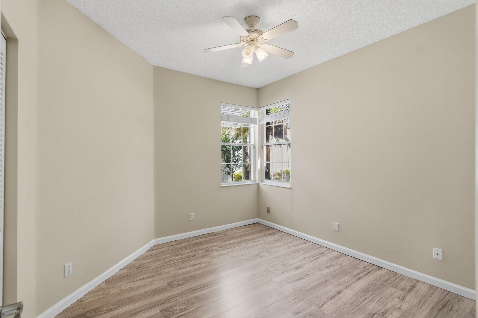 1500 Lacosta Drive W, Pembroke Pines, FL 33027 Photo