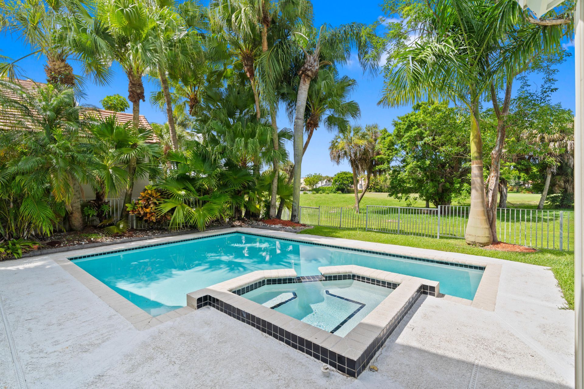1500 Lacosta Drive W, Pembroke Pines, FL 33027 Photo