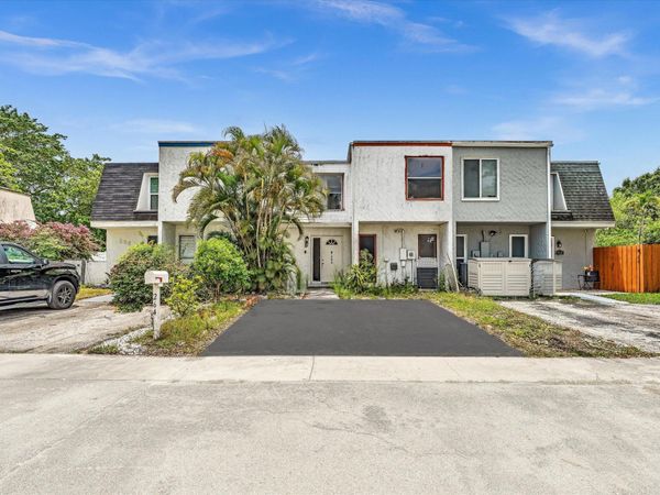 264 Sunshine Drive, Coconut Creek, FL 33066