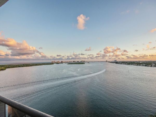 100 Lakeshore Drive, Unit 1755, North Palm Beach, FL 33408