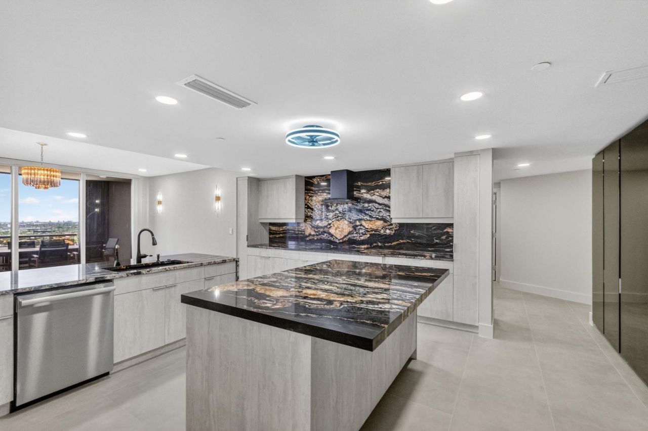 100 Lakeshore Drive, Unit 1755, North Palm Beach, FL 33408 Photo