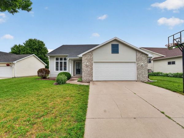 467 Sherbrooke Drive, Sun Prairie, WI 53590