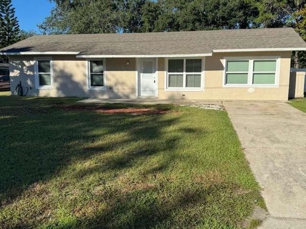 545 OAK DRIVE , TAVARES, FL 32778