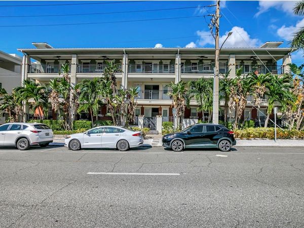 201 6TH STREET S, Unit 102, ST PETERSBURG, FL 33701