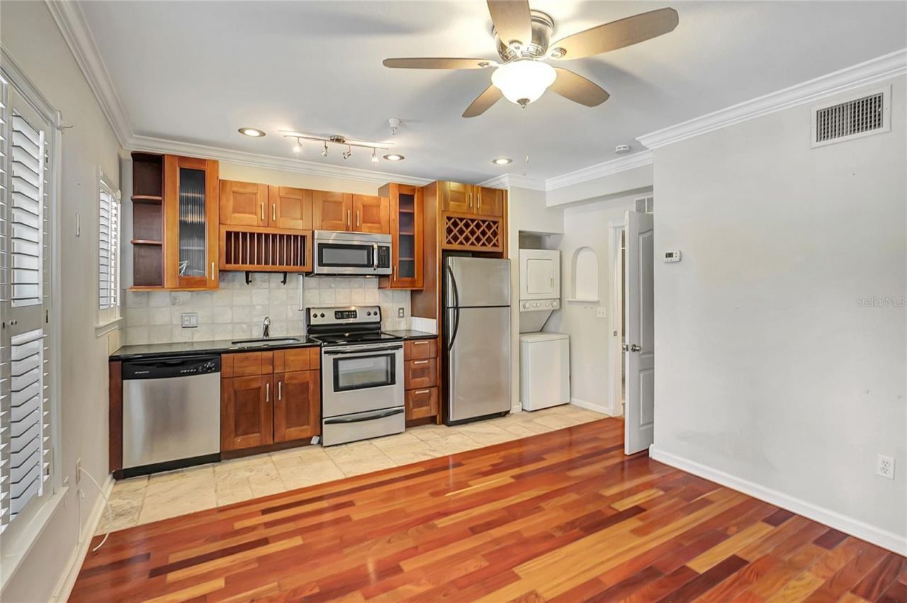201 6th Street S, Unit 102, Saint Petersburg, FL 33701 Photo