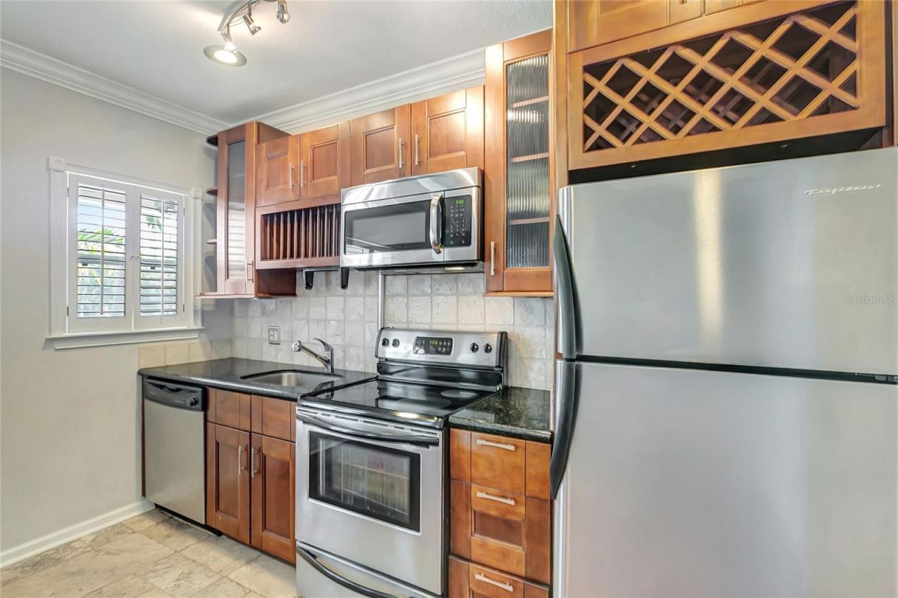 201 6th Street S, Unit 102, Saint Petersburg, FL 33701 Photo