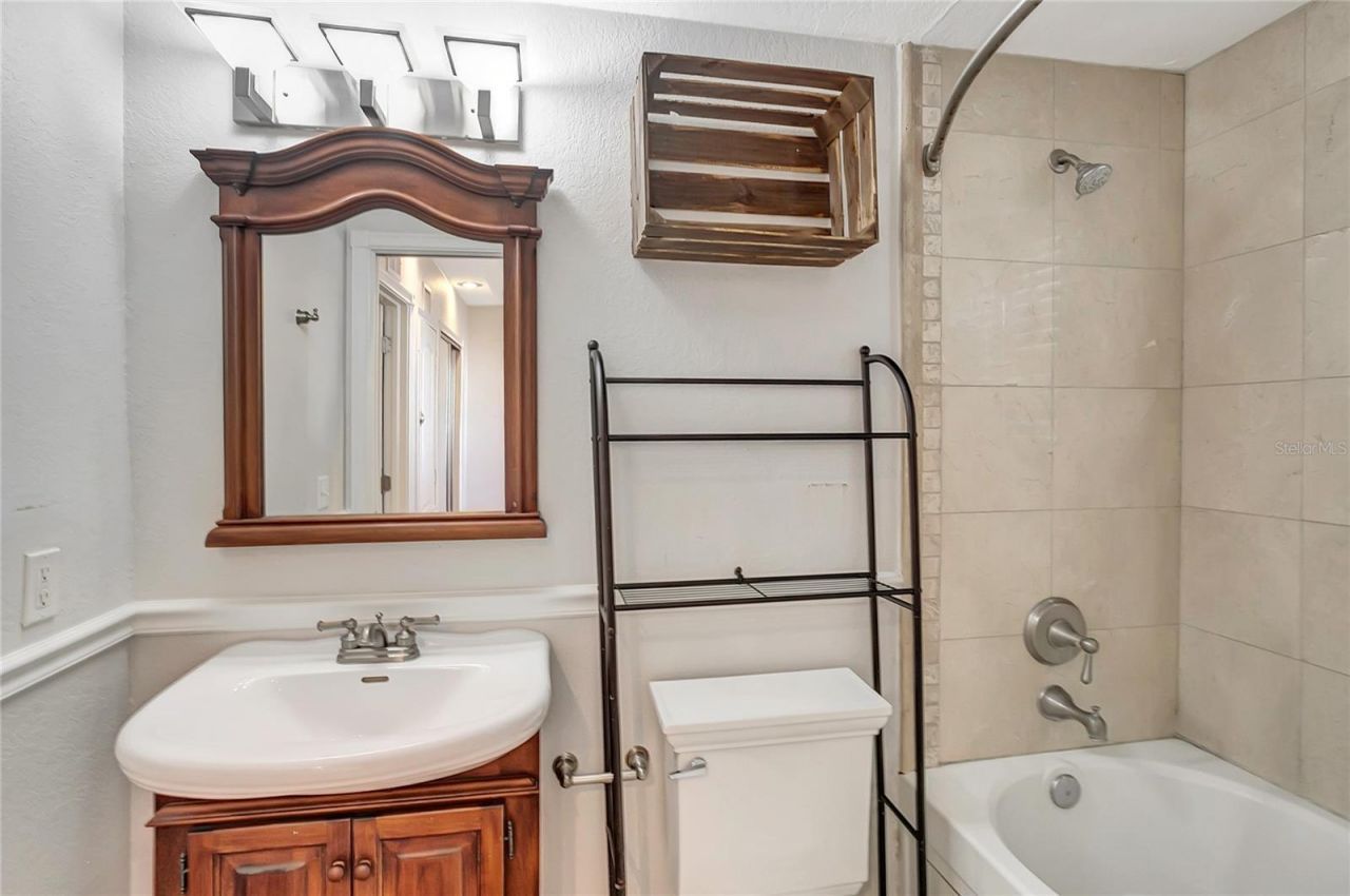 201 6th Street S, Unit 102, Saint Petersburg, FL 33701 Photo