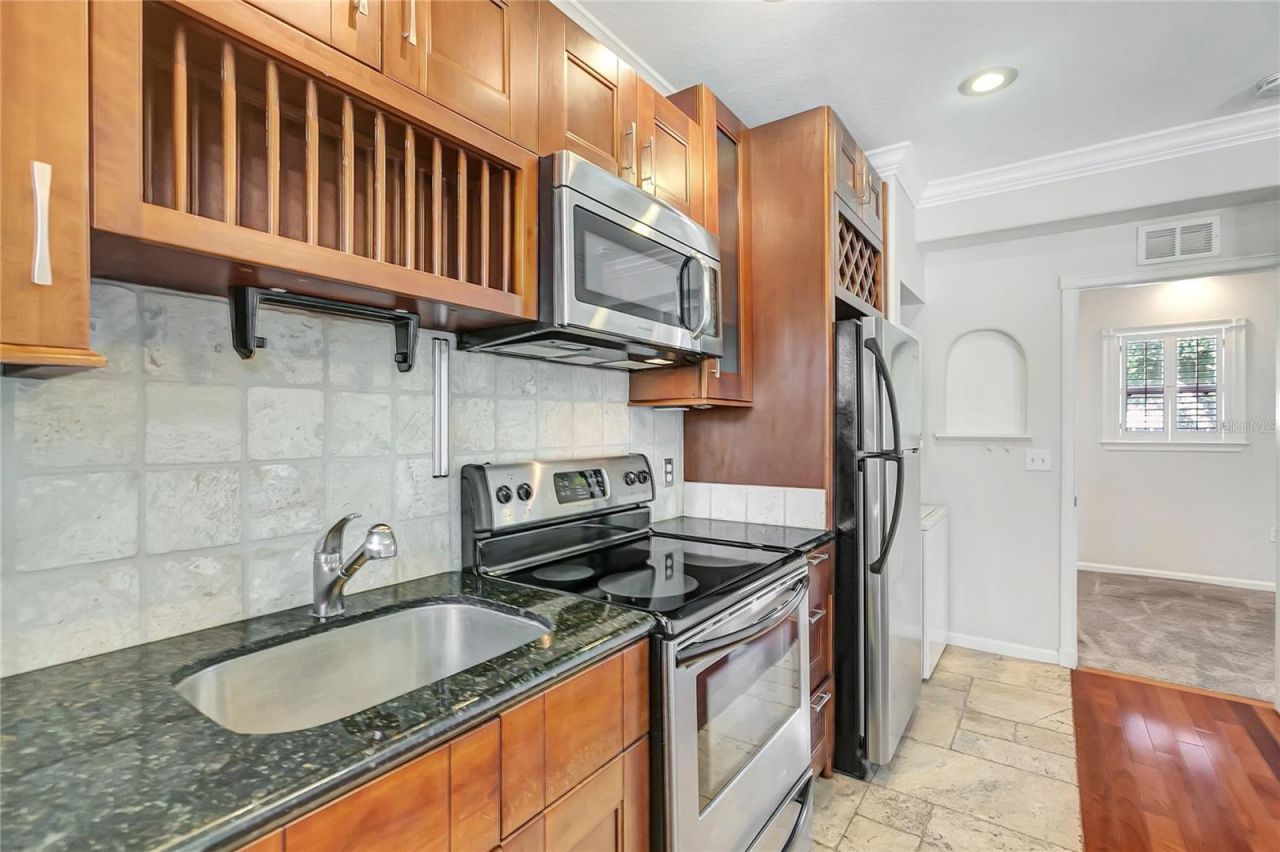 201 6th Street S, Unit 102, Saint Petersburg, FL 33701 Photo