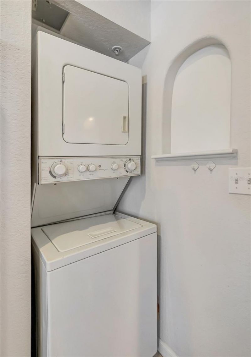 201 6th Street S, Unit 102, Saint Petersburg, FL 33701 Photo
