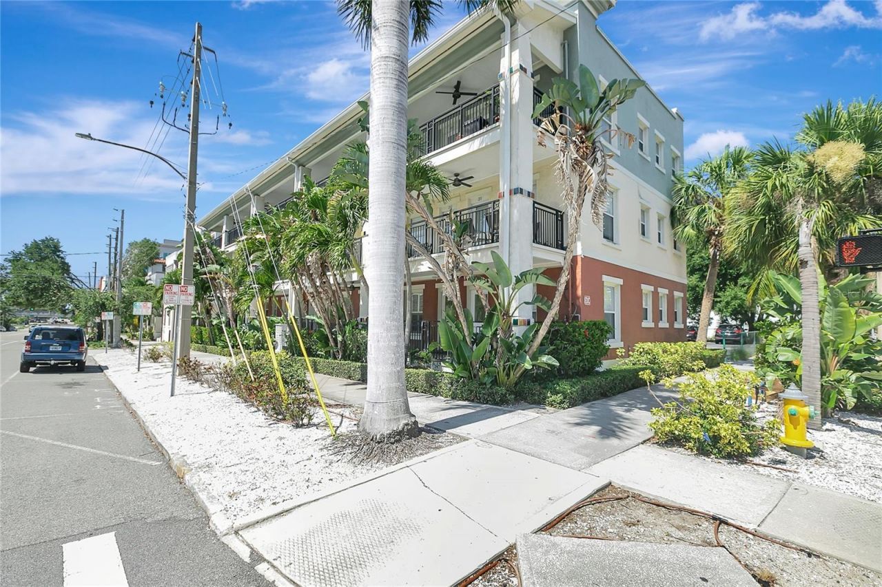 201 6th Street S, Unit 102, Saint Petersburg, FL 33701 Photo