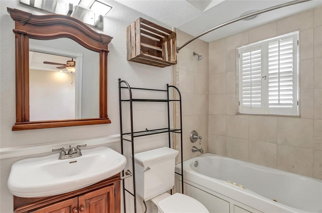 201 6th Street S, Unit 102, Saint Petersburg, FL 33701 Photo