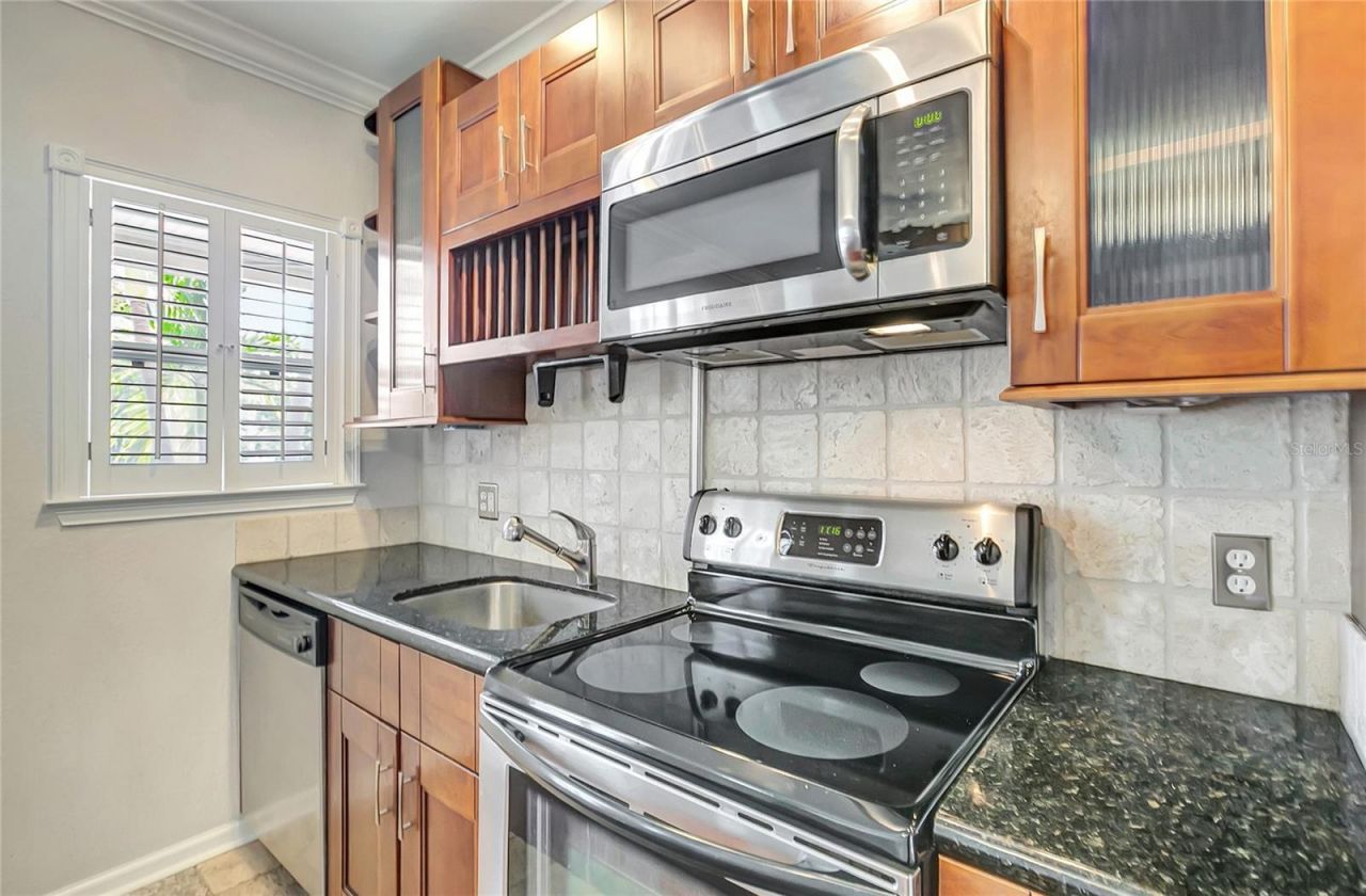 201 6th Street S, Unit 102, Saint Petersburg, FL 33701 Photo