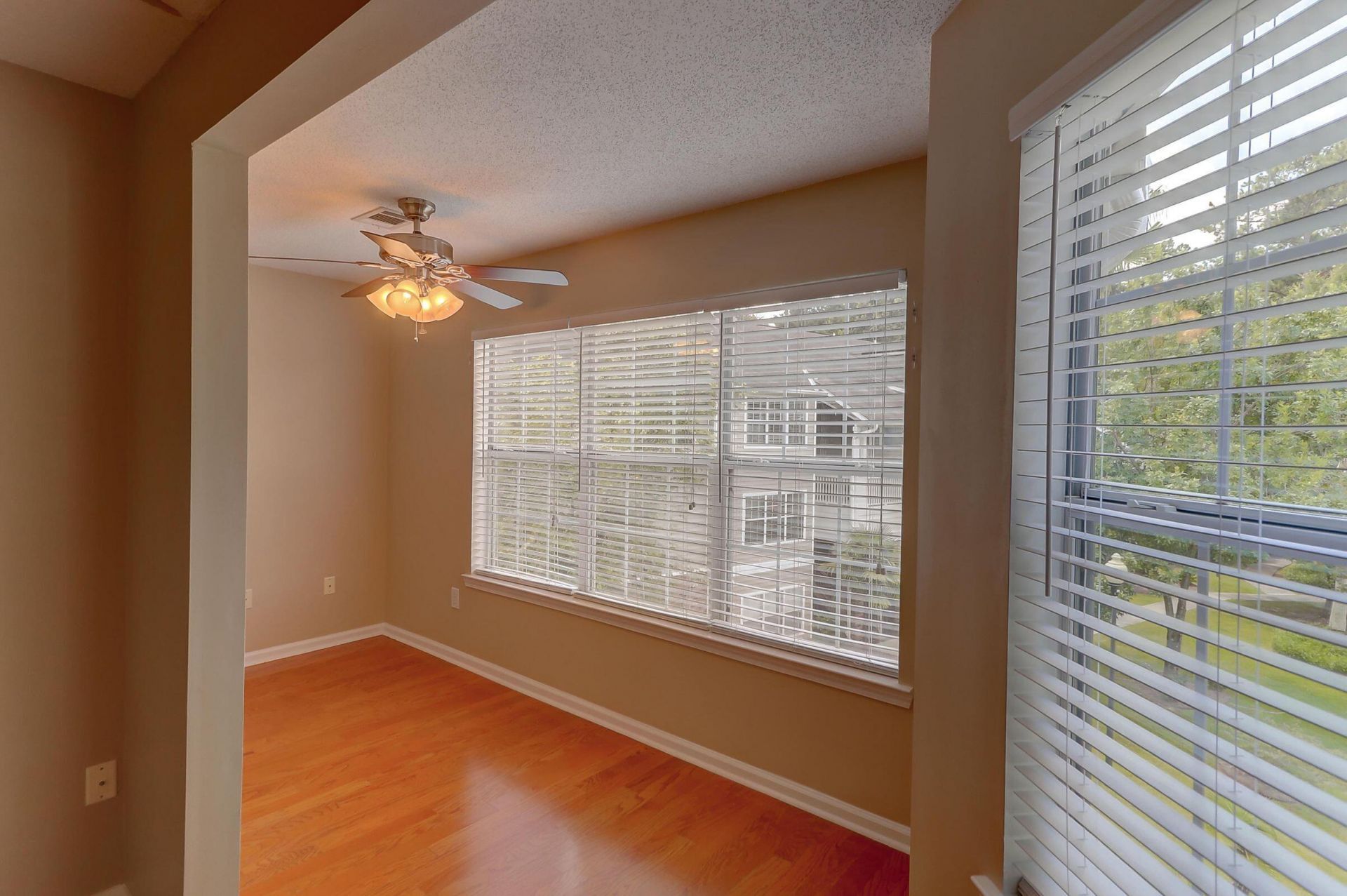 188 Midland Parkway Photo 10