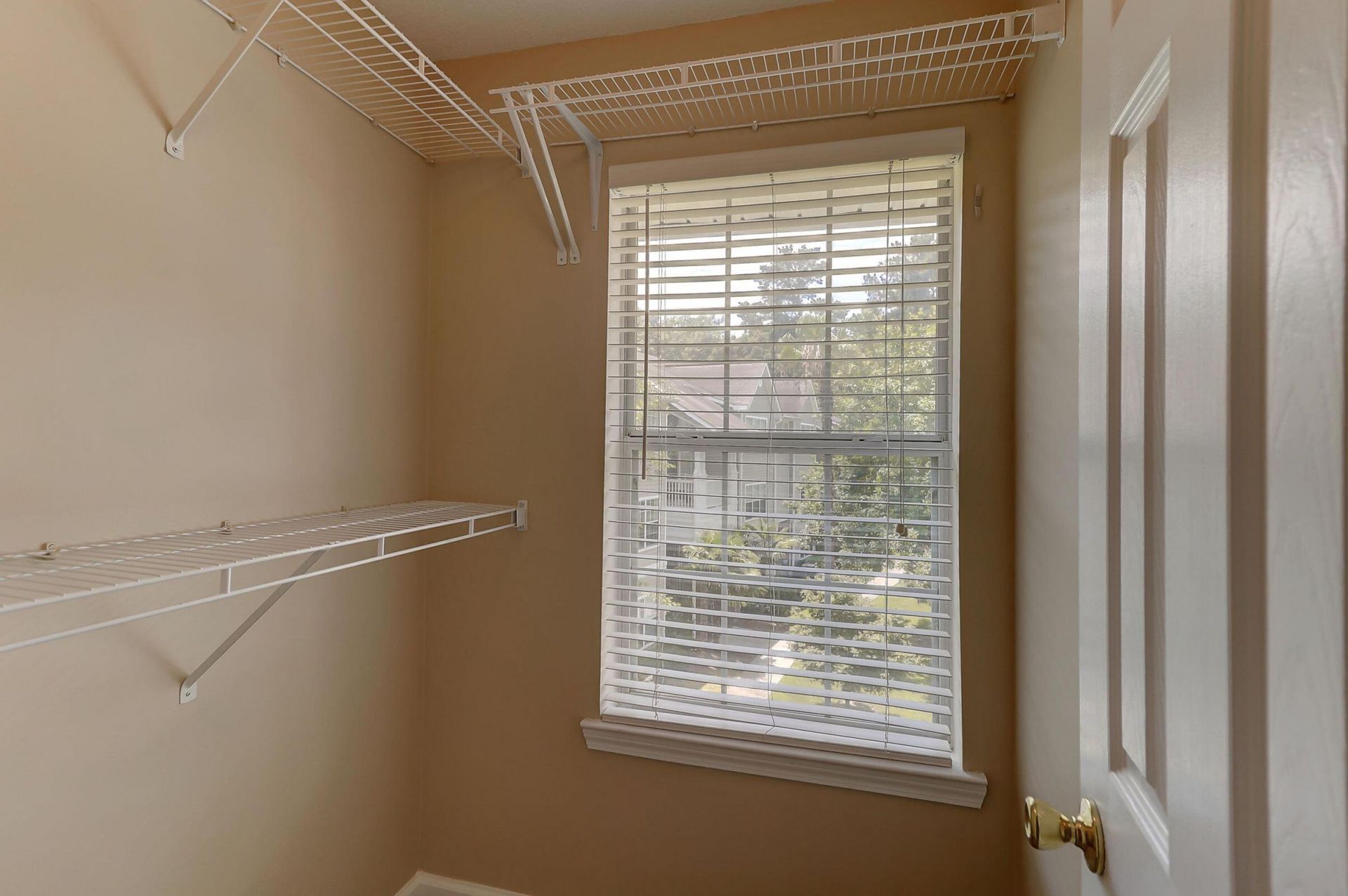 188 Midland Parkway Photo 17