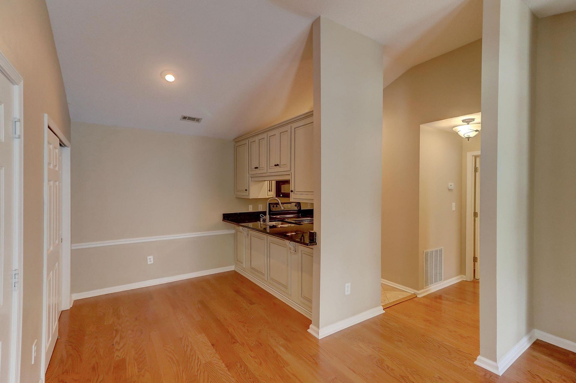 188 Midland Parkway Photo 6