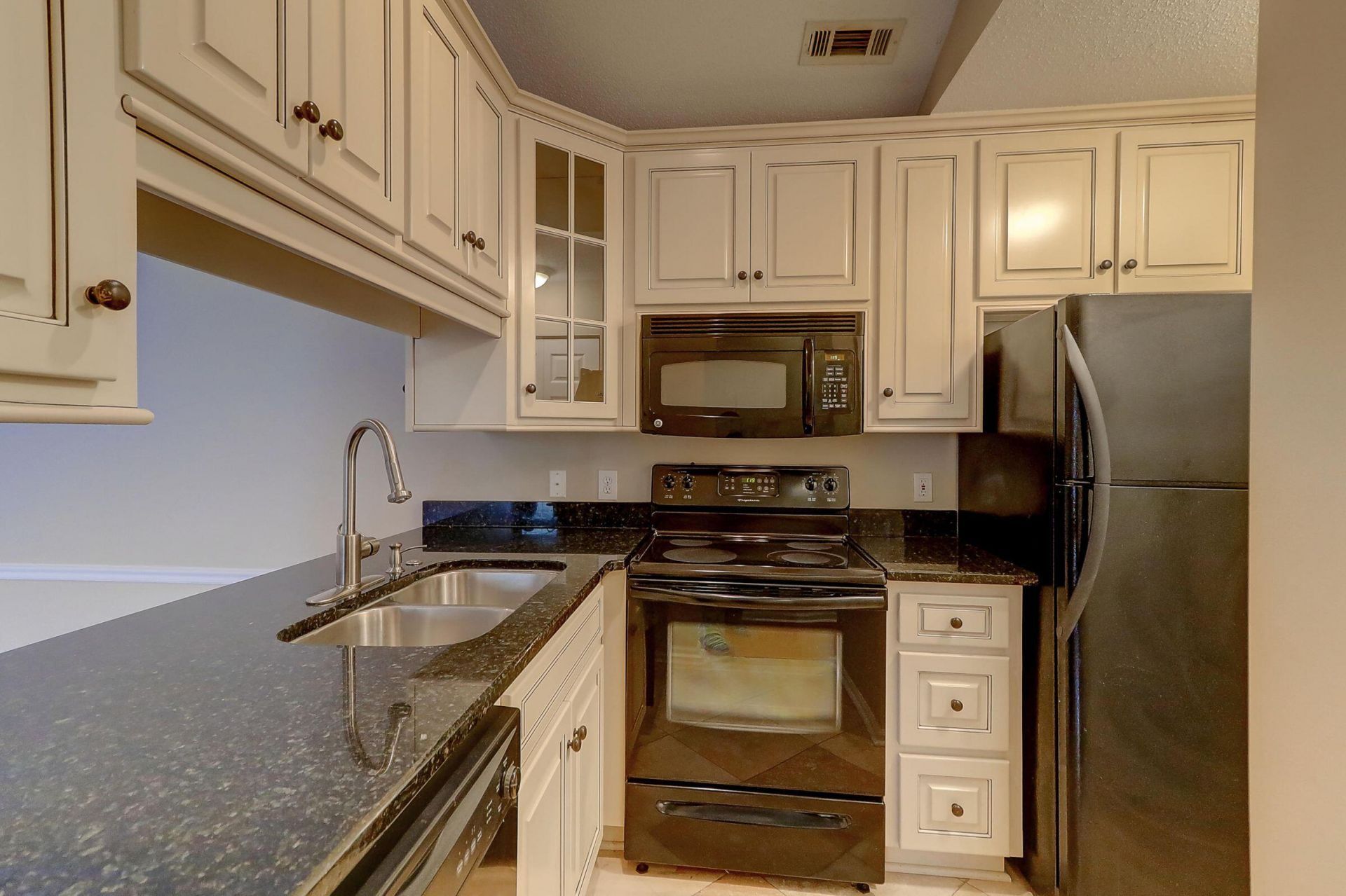 188 Midland Parkway Photo 8